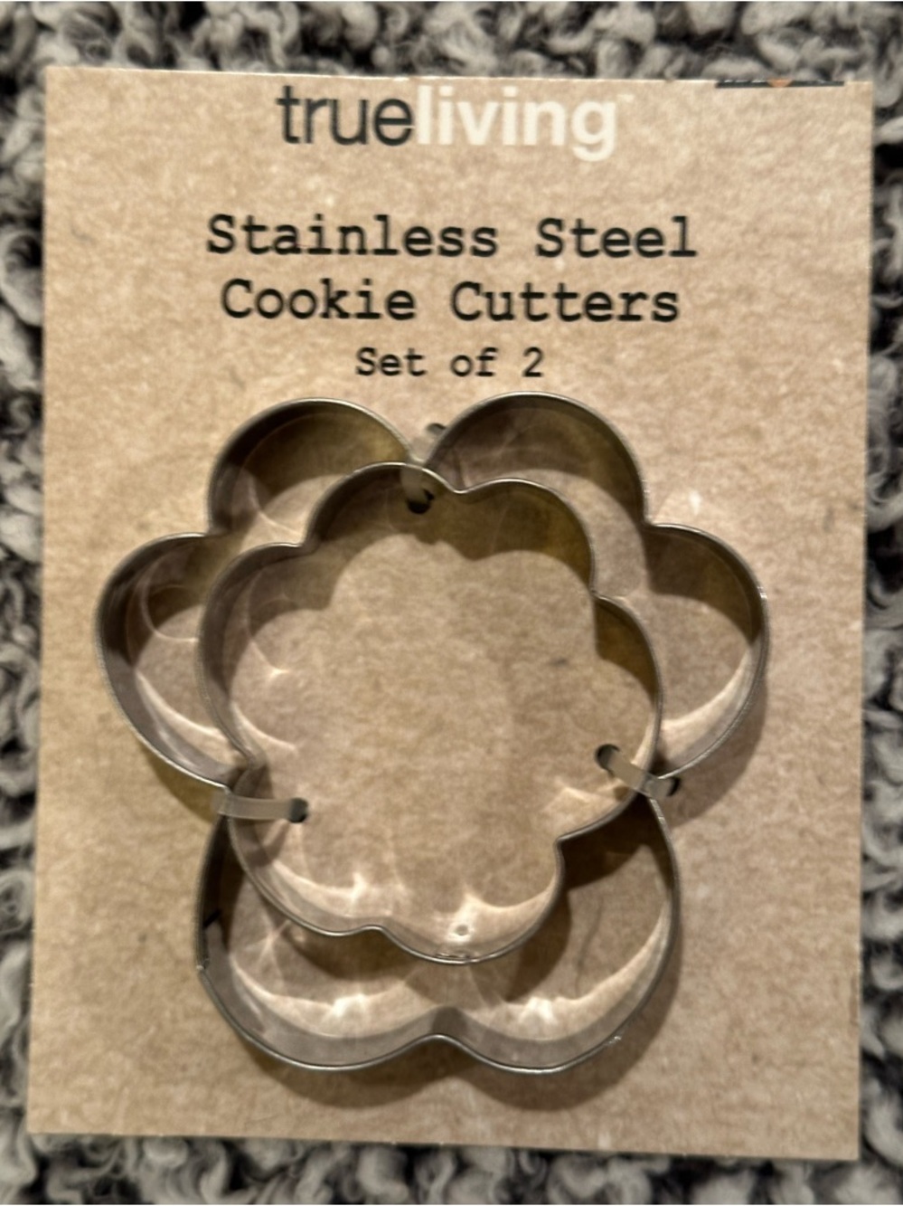 🌸 $3 if bundled - True Living Stainless Steel Flower Set of 2 Cookie Cutters NWT